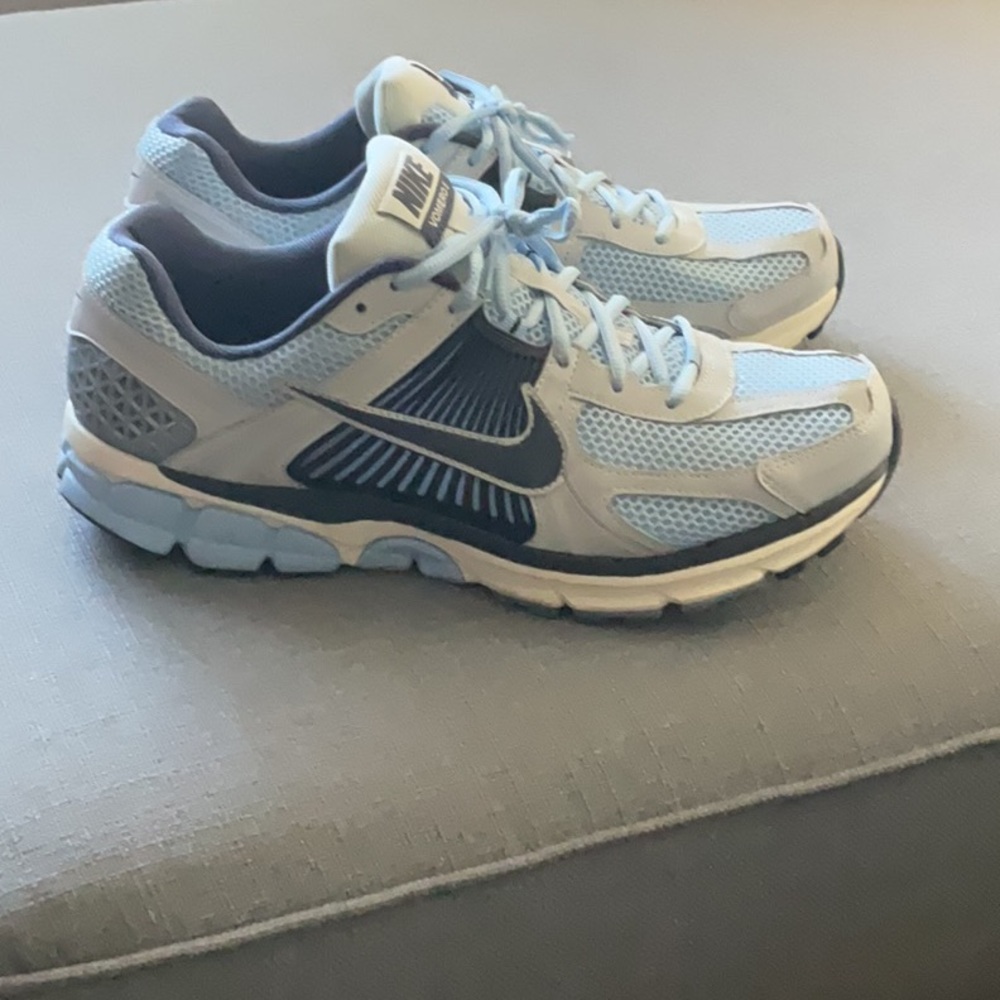 Nike Vomero 5